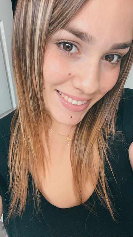 Foto di nudo di fuga di OnlyFans di Alynoah