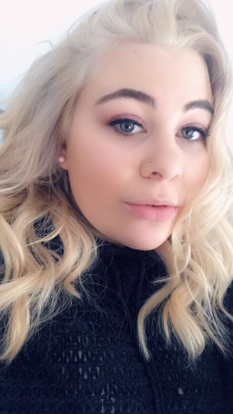 Foto di nudo di fuga di OnlyFans di Sara