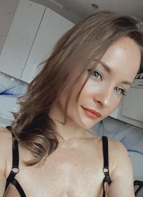 Foto di nudo di fuga di OnlyFans di Darina Moments