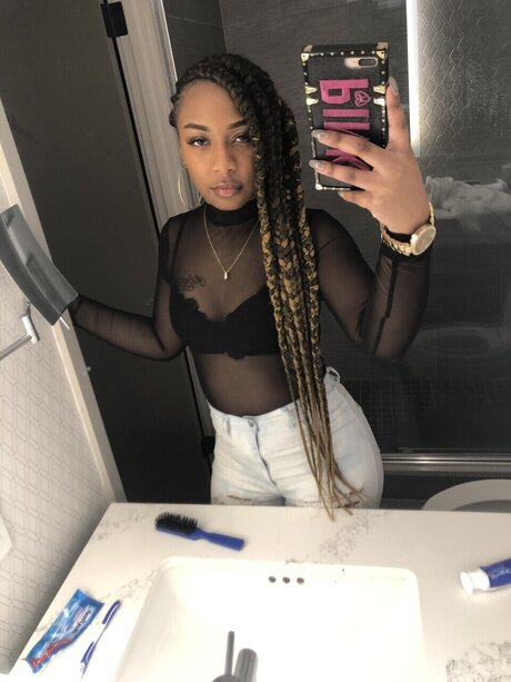 Foto di nudo di fuga di OnlyFans di Kier Nichole