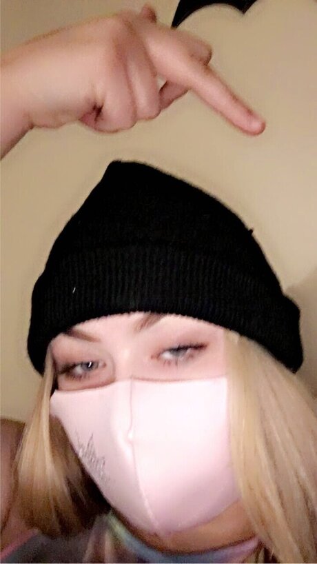 Foto di nudo di fuga di OnlyFans di Courtney