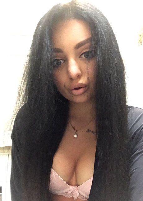 Foto di nudo di fuga di OnlyFans di  Milla Hocolate 