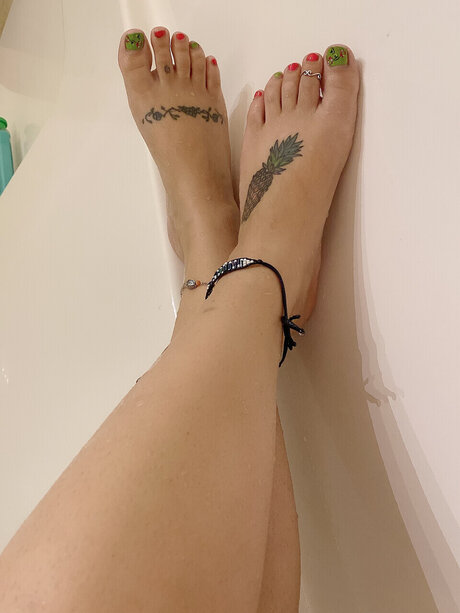 Foto di nudo di fuga di OnlyFans di Lovelytootsies
