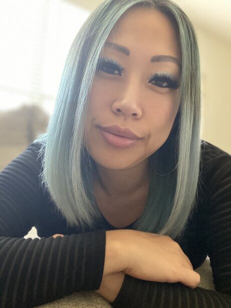 Foto di nudo di fuga di OnlyFans di Your Asian Persuasion