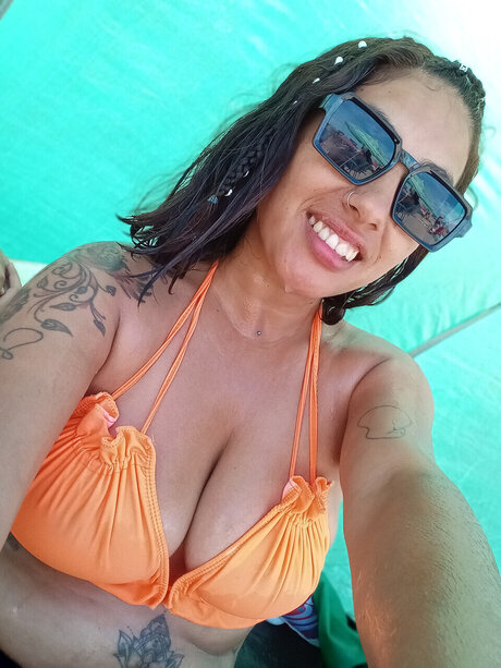 Foto di nudo di fuga di OnlyFans di Negrita