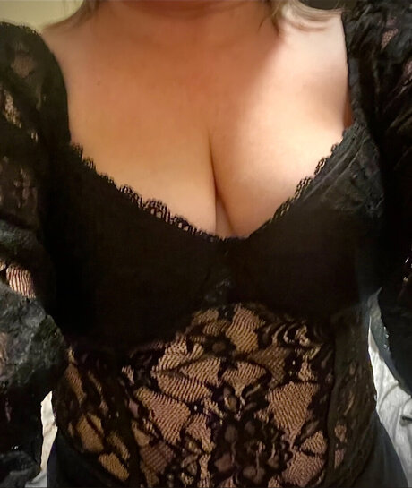 Foto di nudo di fuga di OnlyFans di Amanda Swallows
