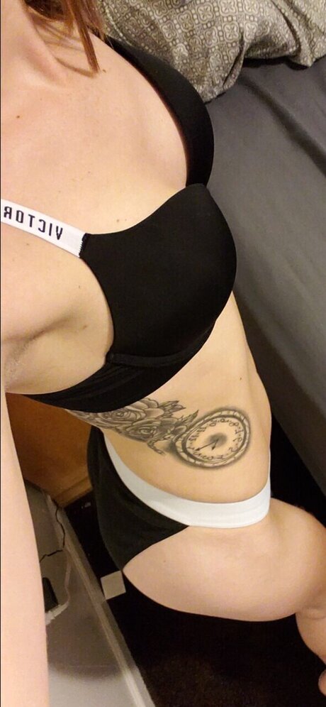 Foto di nudo di fuga di OnlyFans di Petitebaby101
