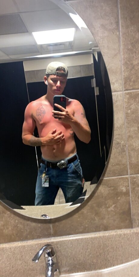 Foto di nudo di fuga di OnlyFans di Ryan