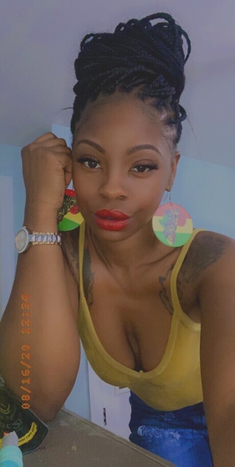 Foto di nudo di fuga di OnlyFans di Sweet T