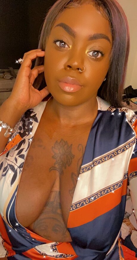Foto di nudo di fuga di OnlyFans di Chassinova