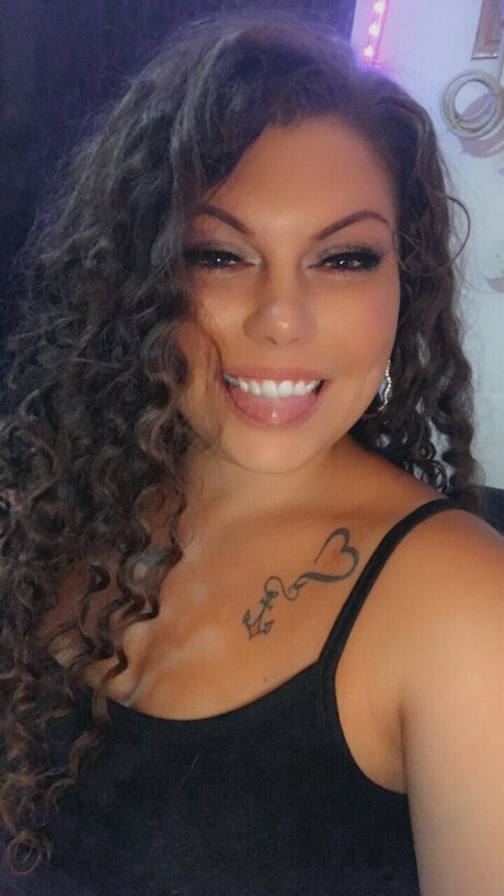 Foto di nudo di fuga di OnlyFans di Montanamontana