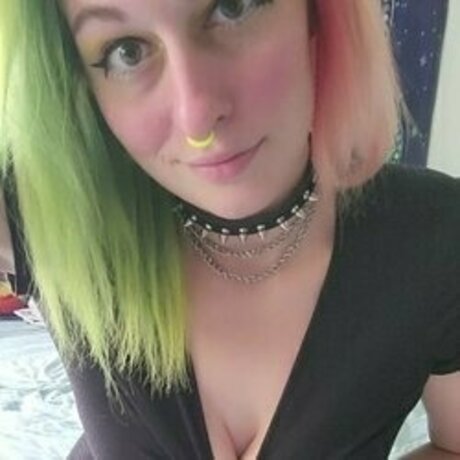 Foto di nudo di fuga di OnlyFans di Emilycumslut