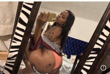Foto di nudo di fuga di OnlyFans di Muyakah