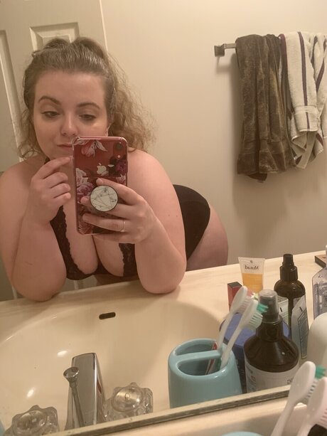 Foto di nudo di fuga di OnlyFans di Sentient Bones