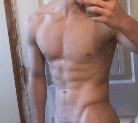 Foto di nudo di fuga di OnlyFans di Andrew