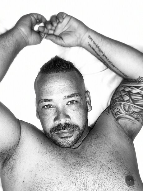 Foto di nudo di fuga di OnlyFans di Mrp