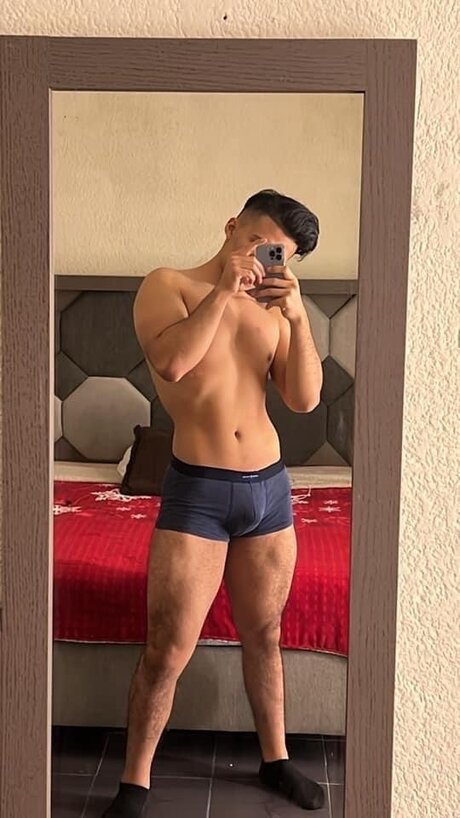 Foto di nudo di fuga di OnlyFans di Edson Morales