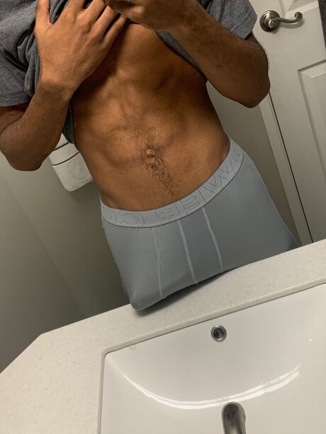 Foto di nudo di fuga di OnlyFans di Traee