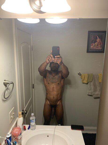Foto di nudo di fuga di OnlyFans di Ressure
