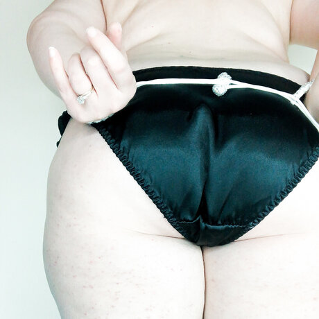 Foto di nudo di fuga di OnlyFans di Beauty Mark