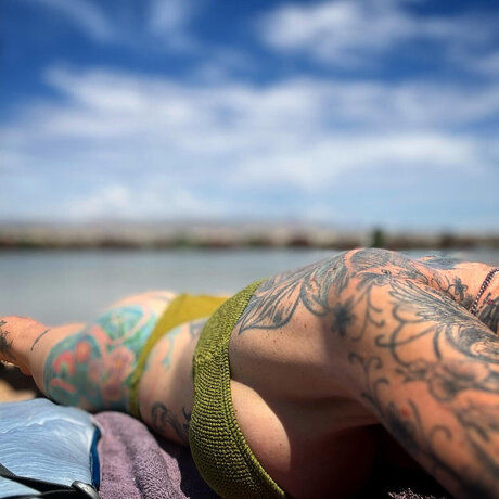 Foto di nudo di fuga di OnlyFans di  Tattedkandi