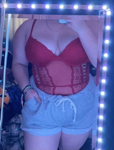 Foto di nudo di fuga di OnlyFans di Olivia