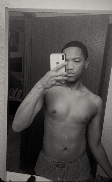 Foto di nudo di fuga di OnlyFans di Rocket 