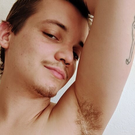 Foto di nudo di fuga di OnlyFans di Alexander