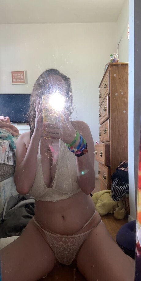 Foto di nudo di fuga di OnlyFans di Al