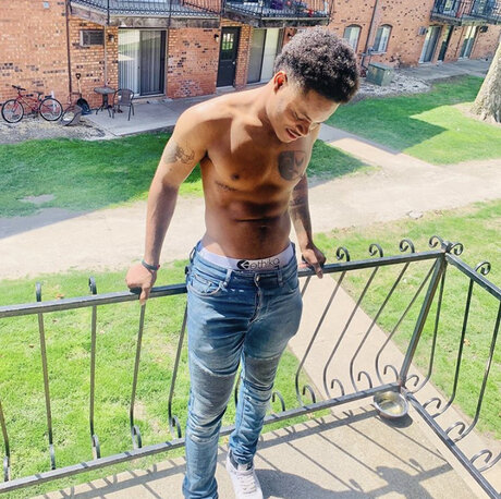 Foto di nudo di fuga di OnlyFans di Monteecarlo