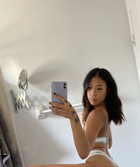 Foto di nudo di fuga di OnlyFans di Amplt3