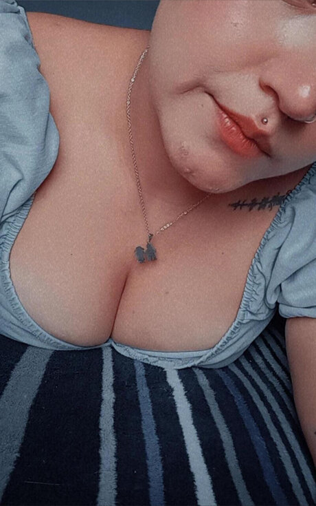 Foto di nudo di fuga di OnlyFans di Luna Butterfly 