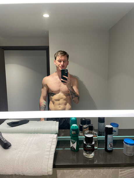 Foto di nudo di fuga di OnlyFans di Two Tops Become Bottoms