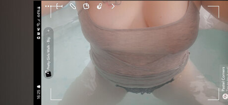Foto di nudo di fuga di OnlyFans di R