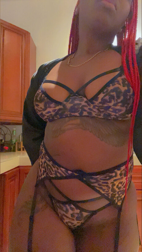 Foto di nudo di fuga di OnlyFans di Trackstarr