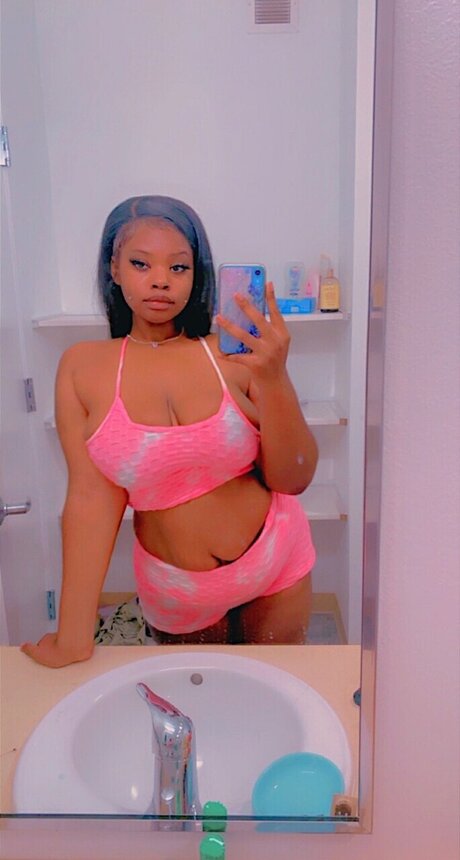 Foto di nudo di fuga di OnlyFans di Bhadassbecca