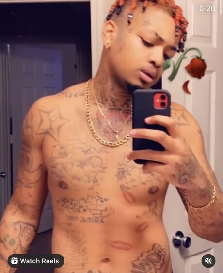Foto di nudo di fuga di OnlyFans di Redtattz