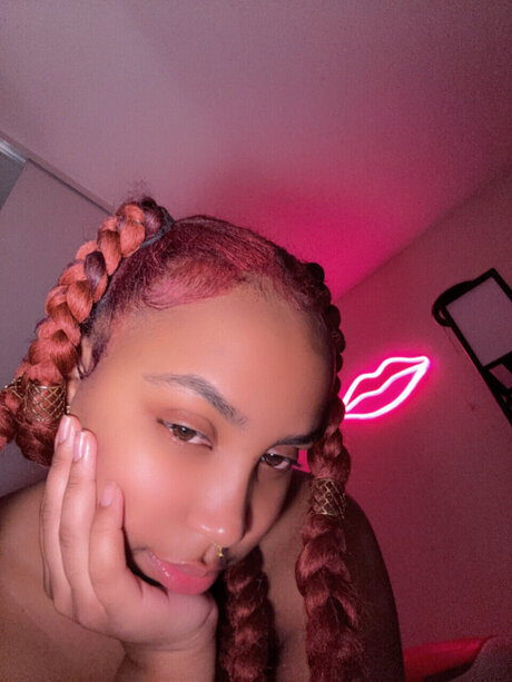 Foto di nudo di fuga di OnlyFans di Honey 