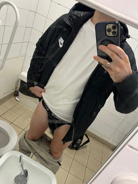 Foto di nudo di fuga di OnlyFans di Horned Irish Lad