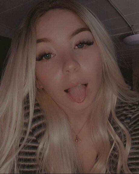 Foto di nudo di fuga di OnlyFans di Ash