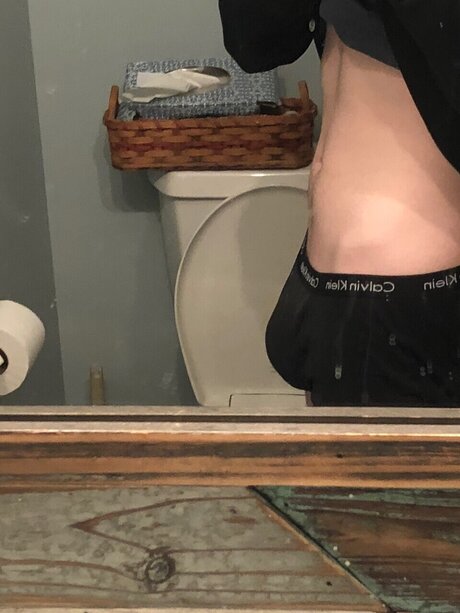 Foto di nudo di fuga di OnlyFans di John Press