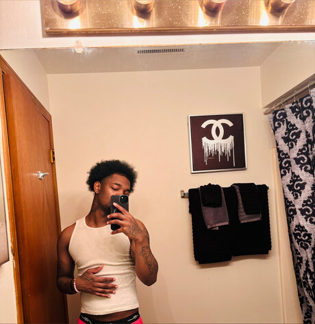 Foto di nudo di fuga di OnlyFans di 