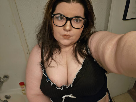 Foto di nudo di fuga di OnlyFans di Expovition