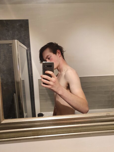 Foto di nudo di fuga di OnlyFans di Lilly Greenshaw