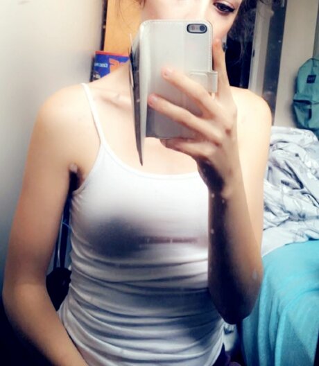 Foto di nudo di fuga di OnlyFans di Ella May