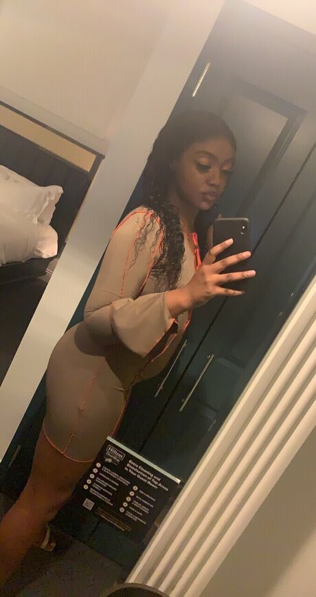 Foto di nudo di fuga di OnlyFans di Lickmyprints