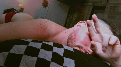 Foto di nudo di fuga di OnlyFans di Bearded Boy