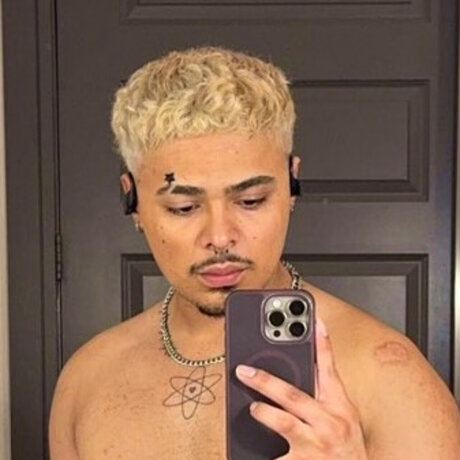 Foto di nudo di fuga di OnlyFans di Leo