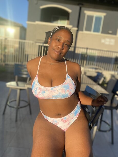 Foto di nudo di fuga di OnlyFans di Queenz