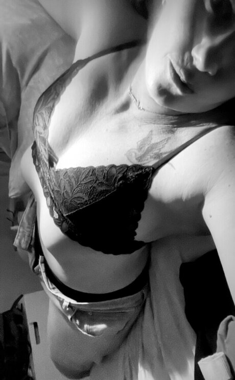 Foto di nudo di fuga di OnlyFans di Anna